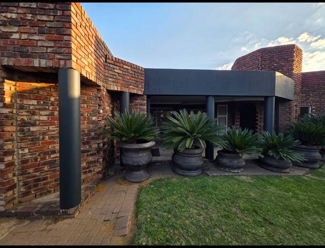 3 BEDROOM HOUSE TO LET IN VAALPARK